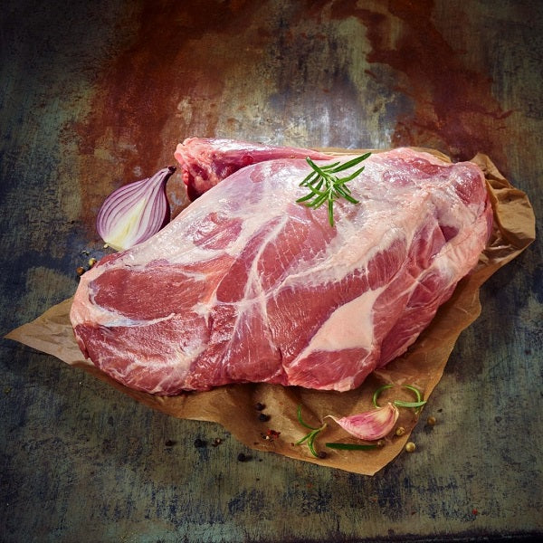 Wildschweinkeule mit Knochen